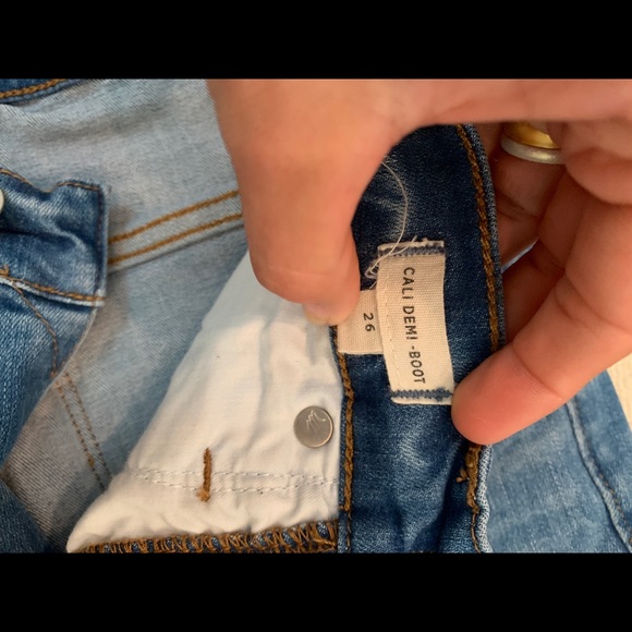 Madewell Cali Demi Boot Crop Jeans - Picture 2 of 3